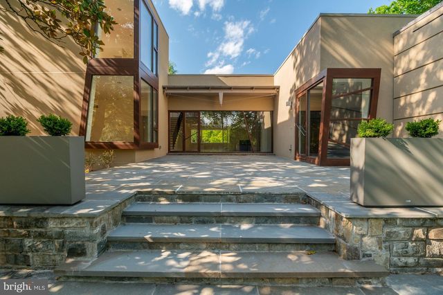 2920 ALBEMARLE ST NW, Washington, DC 20008