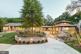 2920 ALBEMARLE ST NW, Washington, DC 20008