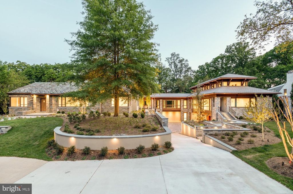2920 ALBEMARLE ST NW, Washington, DC 20008