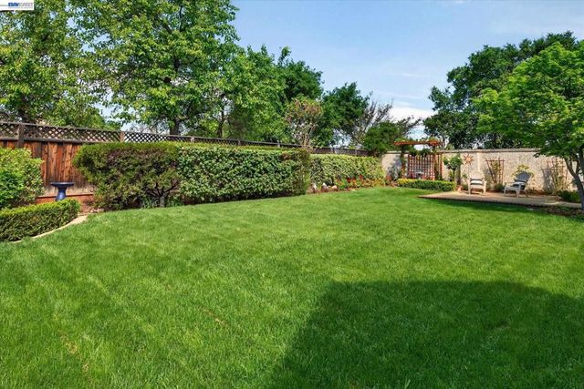 2270 Doccia Ct, Pleasanton, CA 94566