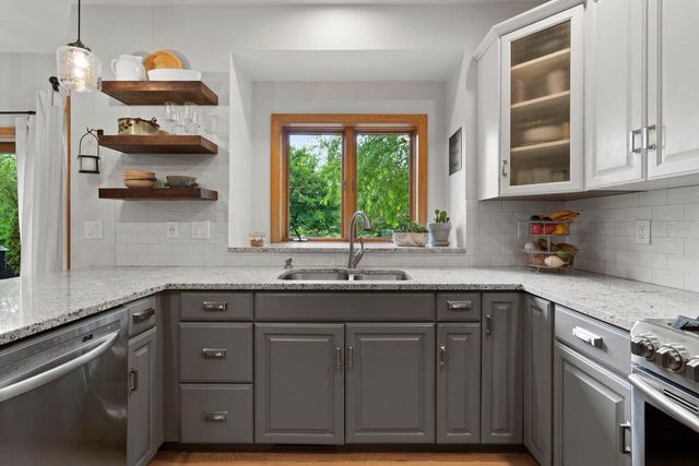 45 BELLEVUE PLACE, Appleton, WI 54913