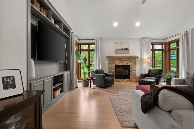 45 BELLEVUE PLACE, Appleton, WI 54913