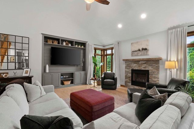 45 BELLEVUE PLACE, Appleton, WI 54913