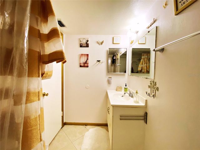 617 N KEENE ROAD Q9, Clearwater, FL 33755