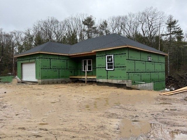 215 Alpine Dr, Southbridge, MA 01550