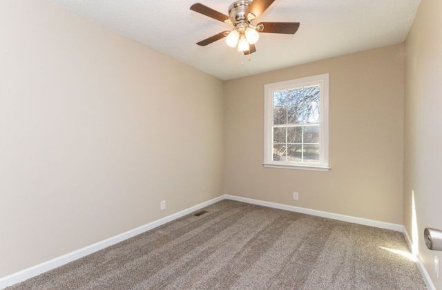 816 Garrettsburg Rd, Clarksville, TN 37042