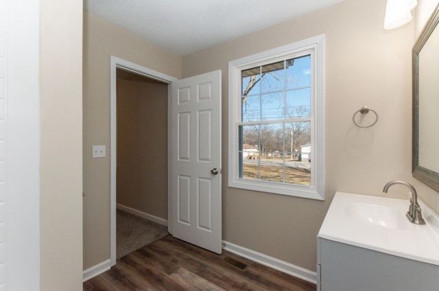 816 Garrettsburg Rd, Clarksville, TN 37042