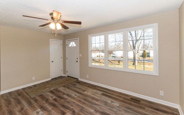 816 Garrettsburg Rd, Clarksville, TN 37042