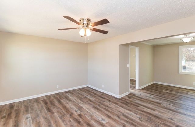 816 Garrettsburg Rd, Clarksville, TN 37042