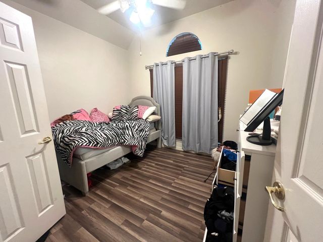714 Fowlkes Street, Sealy, TX 77474