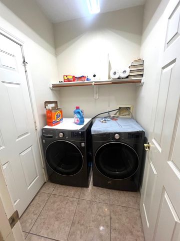 714 Fowlkes Street, Sealy, TX 77474