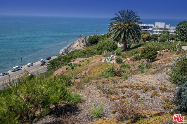 17366 W Sunset Boulevard 201, Pacific Palisades (los Angeles), CA 90272