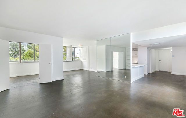 17366 W Sunset Boulevard 201, Pacific Palisades (los Angeles), CA 90272