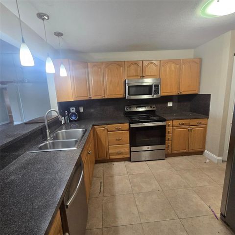 2850 Forest Hills Boulevard 315, Coral Springs, FL 33065