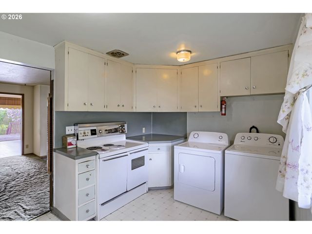 3708 E 14TH St, Vancouver, WA 98661