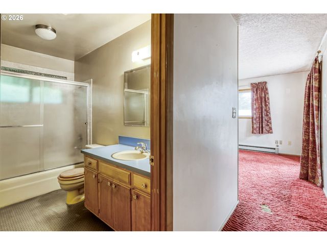 3708 E 14TH St, Vancouver, WA 98661