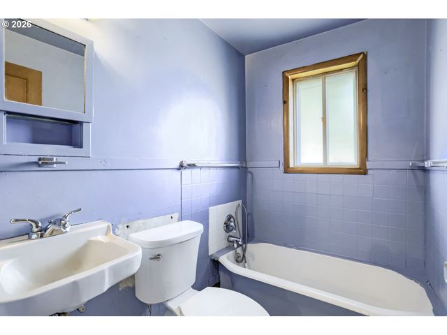 3708 E 14TH St, Vancouver, WA 98661