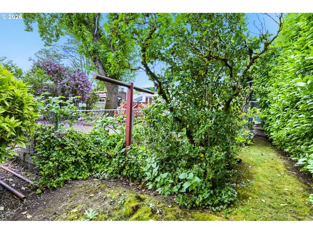 3708 E 14TH St, Vancouver, WA 98661