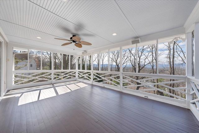 3119 Stoneridge RD, Roanoke, VA 24014