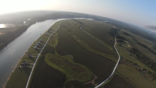 2027 Hardin Bottom River Rd, Clifton, TN 38425