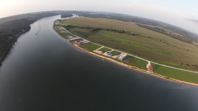 2027 Hardin Bottom River Rd, Clifton, TN 38425