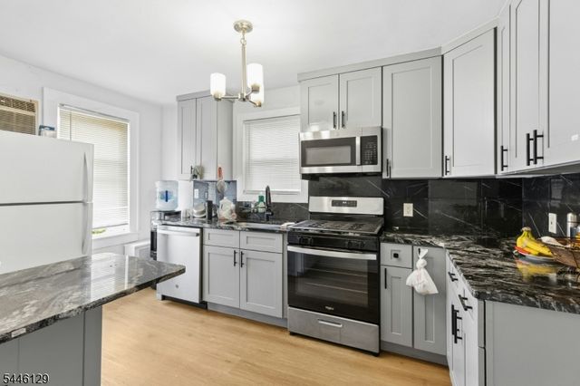 615 Ripley Pl, Westfield Town, NJ 07090