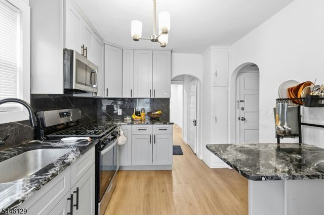 615 Ripley Pl, Westfield Town, NJ 07090