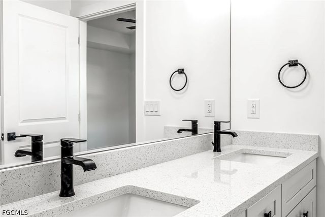 1702 NW 5th PL, Cape Coral, FL 33993