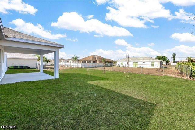 1702 NW 5th PL, Cape Coral, FL 33993