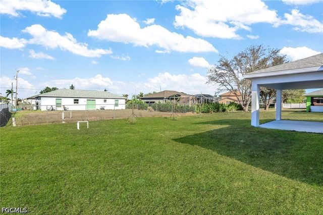 1702 NW 5th PL, Cape Coral, FL 33993