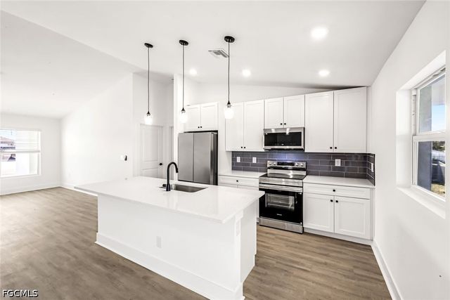 1702 NW 5th PL, Cape Coral, FL 33993