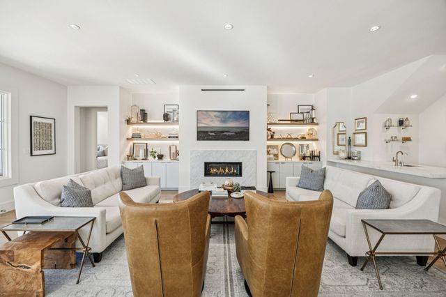 8427 Midway Road, Dallas, TX 75209