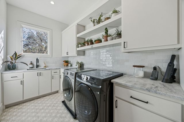 8427 Midway Road, Dallas, TX 75209