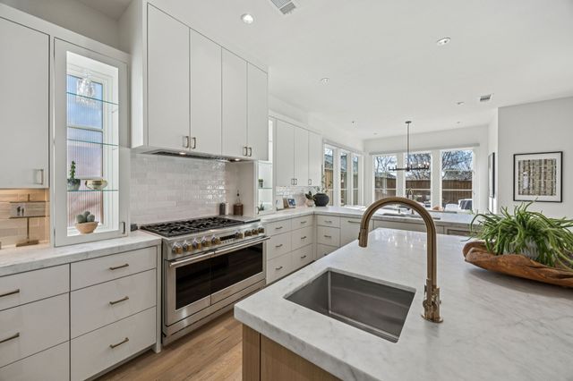 8427 Midway Road, Dallas, TX 75209