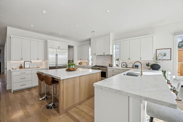 8427 Midway Road, Dallas, TX 75209