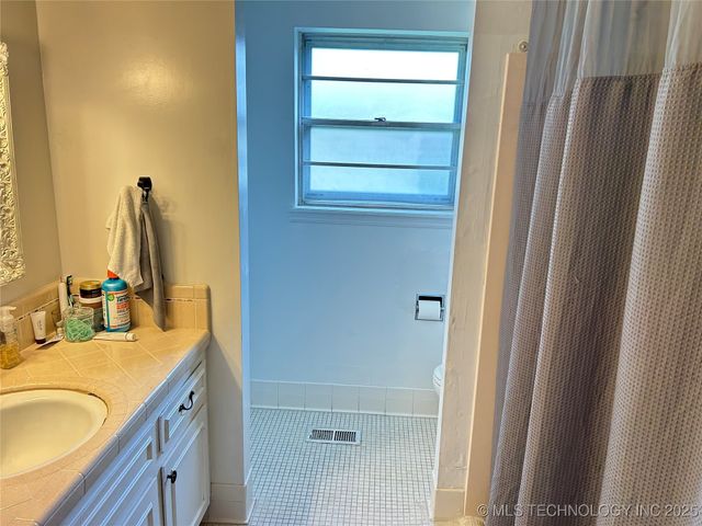 5521 S 76th East Avenue E, Tulsa, OK 74145