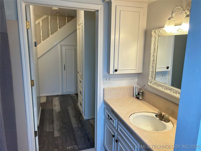 5521 S 76th East Avenue E, Tulsa, OK 74145