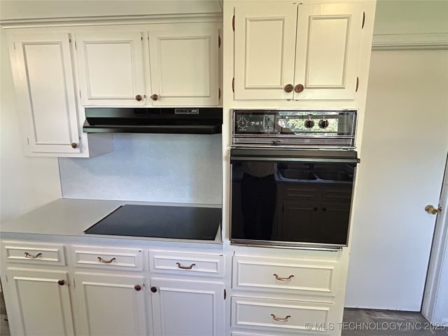 5521 S 76th East Avenue E, Tulsa, OK 74145