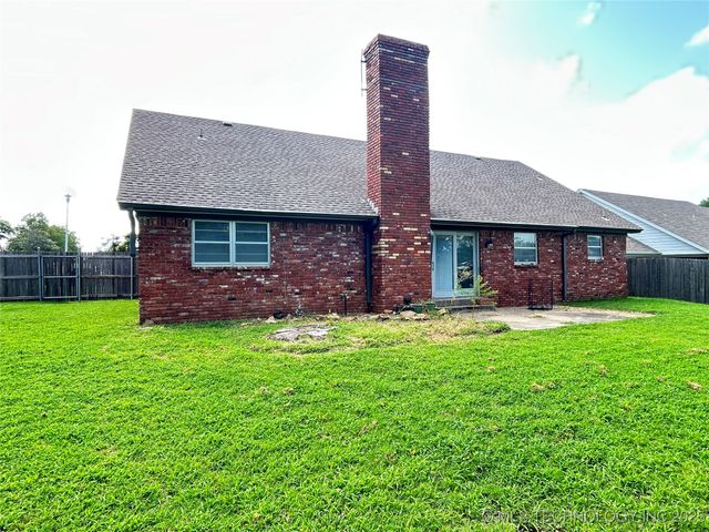 5521 S 76th East Avenue E, Tulsa, OK 74145