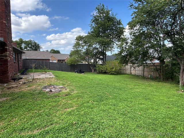 5521 S 76th East Avenue E, Tulsa, OK 74145