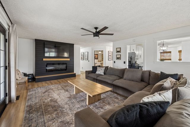 18 Crescent Blvd, Carthage, TN 37030