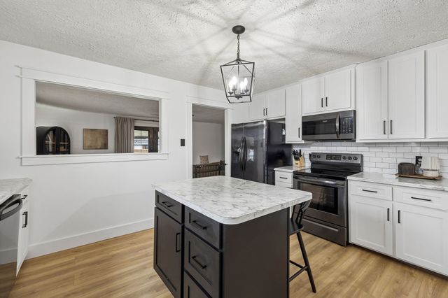 18 Crescent Blvd, Carthage, TN 37030