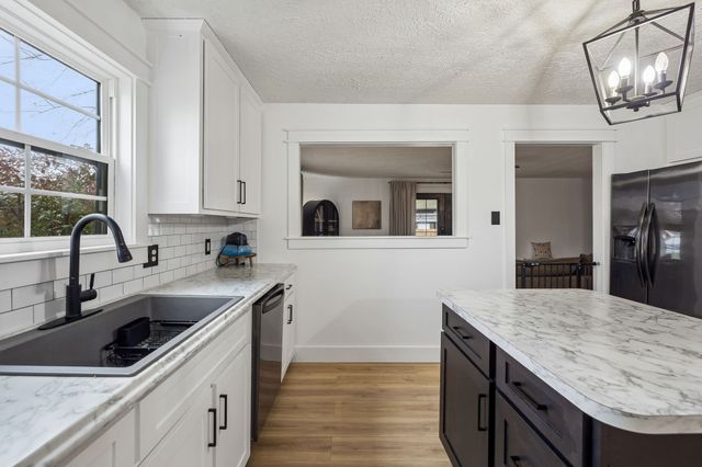 18 Crescent Blvd, Carthage, TN 37030