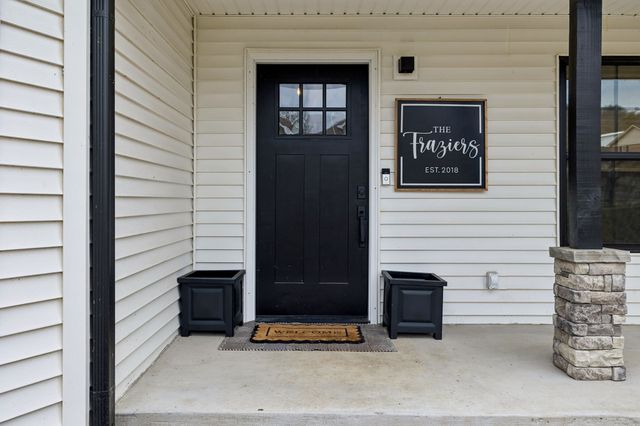 18 Crescent Blvd, Carthage, TN 37030