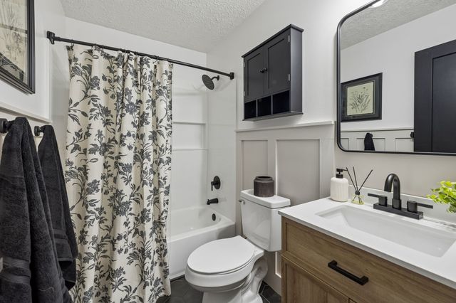 18 Crescent Blvd, Carthage, TN 37030