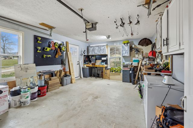 18 Crescent Blvd, Carthage, TN 37030