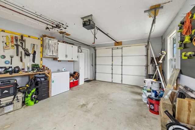 18 Crescent Blvd, Carthage, TN 37030