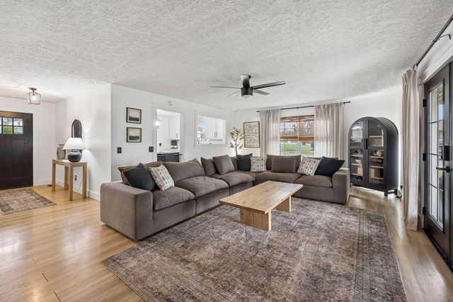 18 Crescent Blvd, Carthage, TN 37030