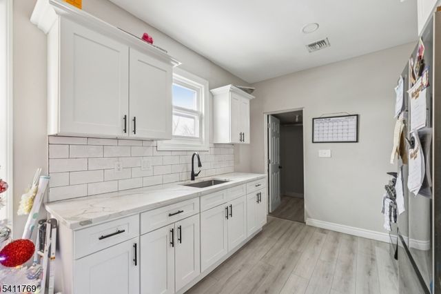 291 E 12Th Ave, Roselle Boro, NJ 07203