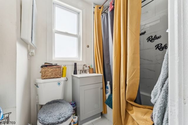 291 E 12Th Ave, Roselle Boro, NJ 07203